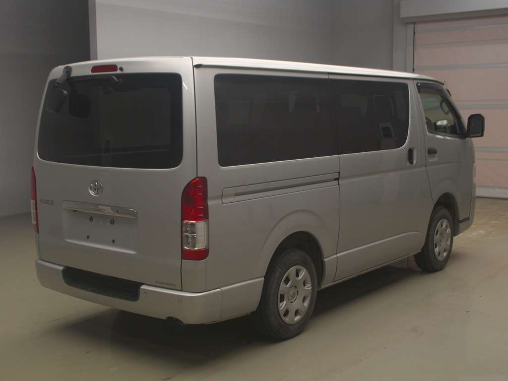 TOYOTA REGIUS ACE