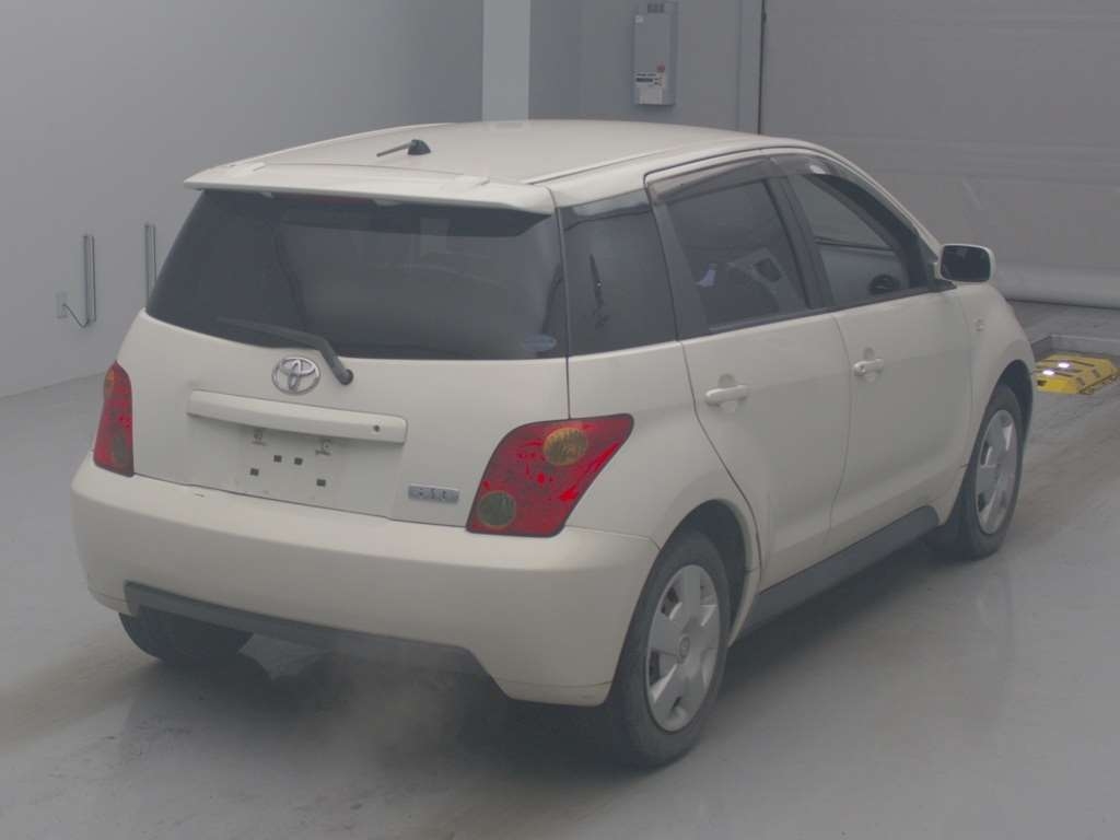TOYOTA IST