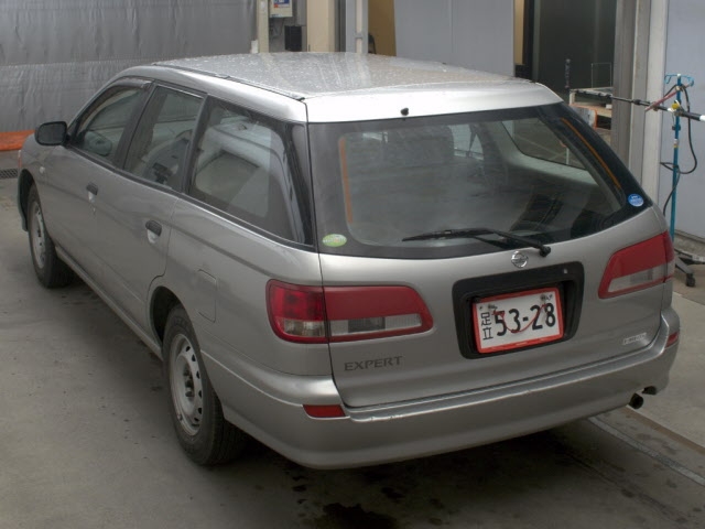NISSAN EXPERT