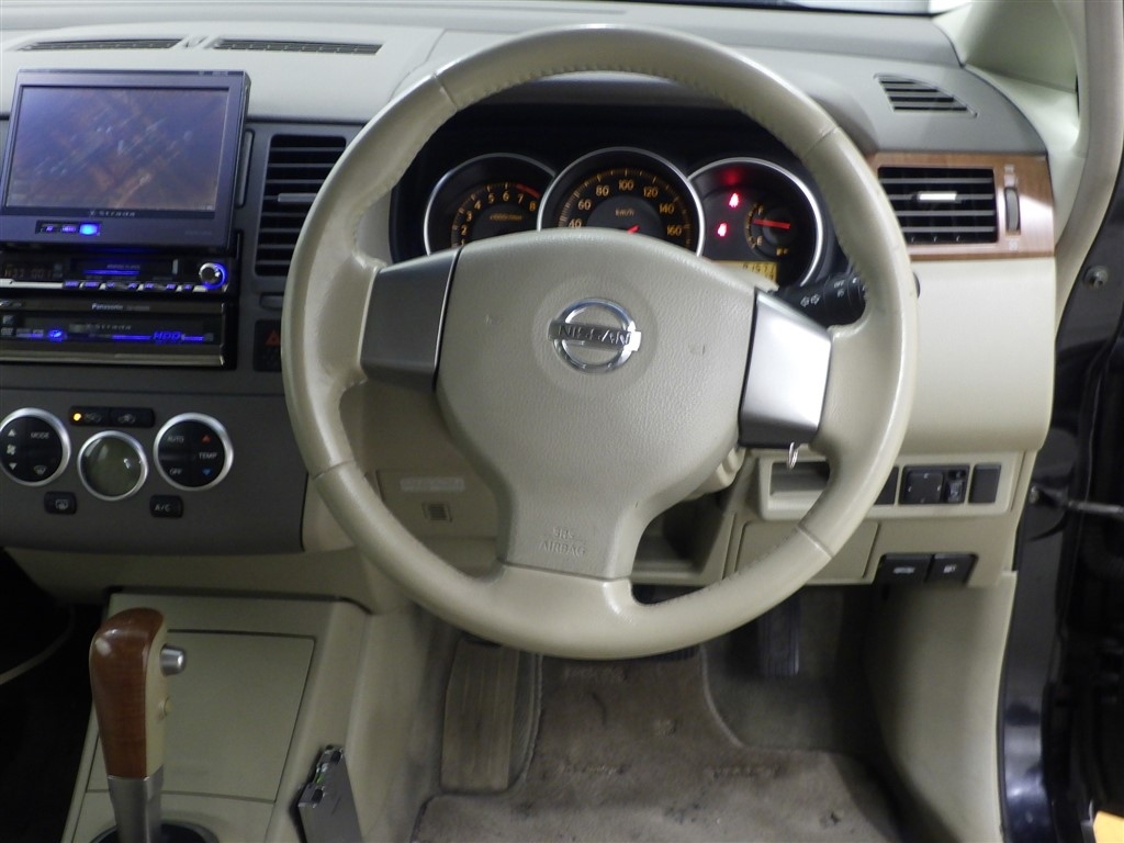 NISSAN TIIDA LATIO
