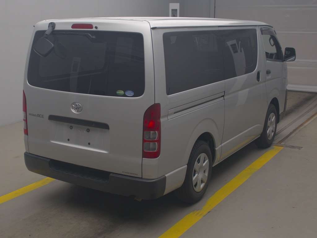 TOYOTA REGIUS ACE