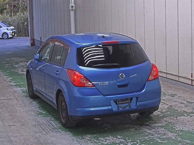 NISSAN TIIDA