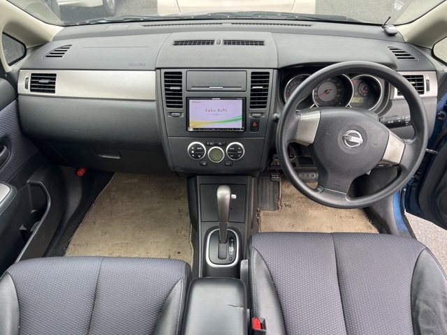 NISSAN TIIDA