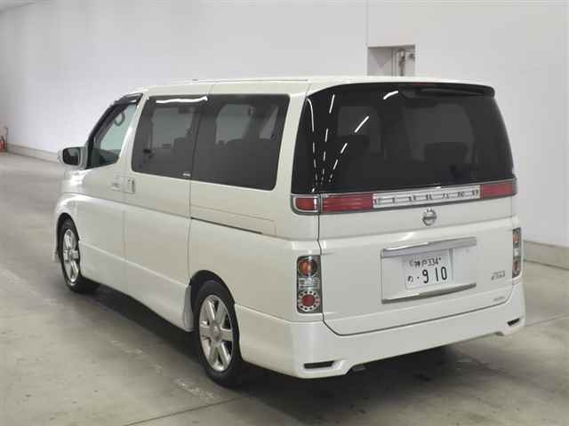 NISSAN ELGRAND