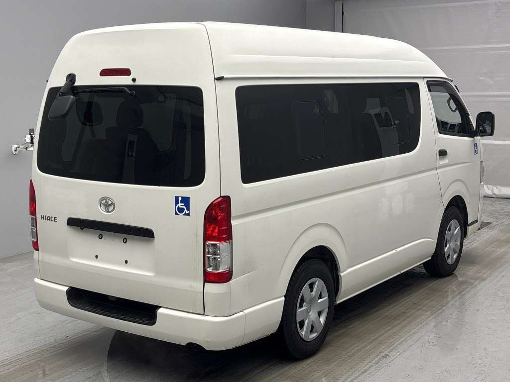 TOYOTA REGIUS ACE