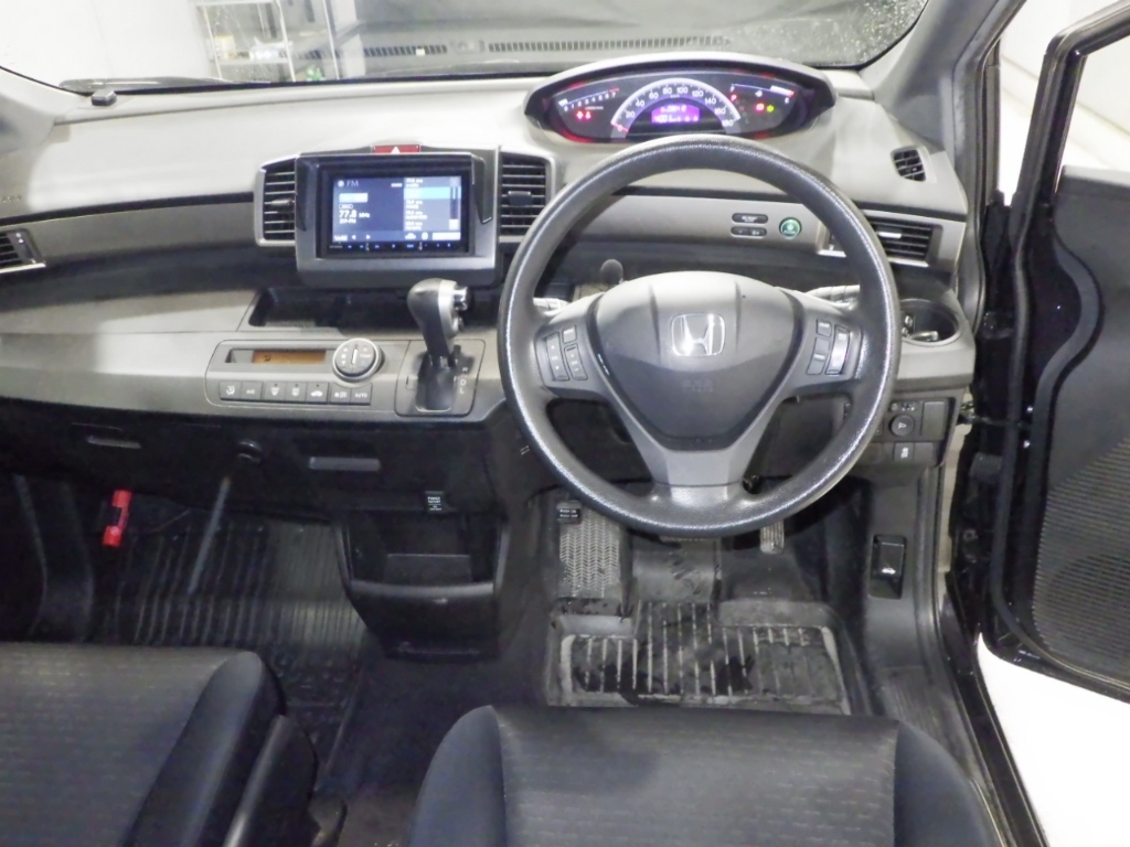 HONDA FREED SPIKE