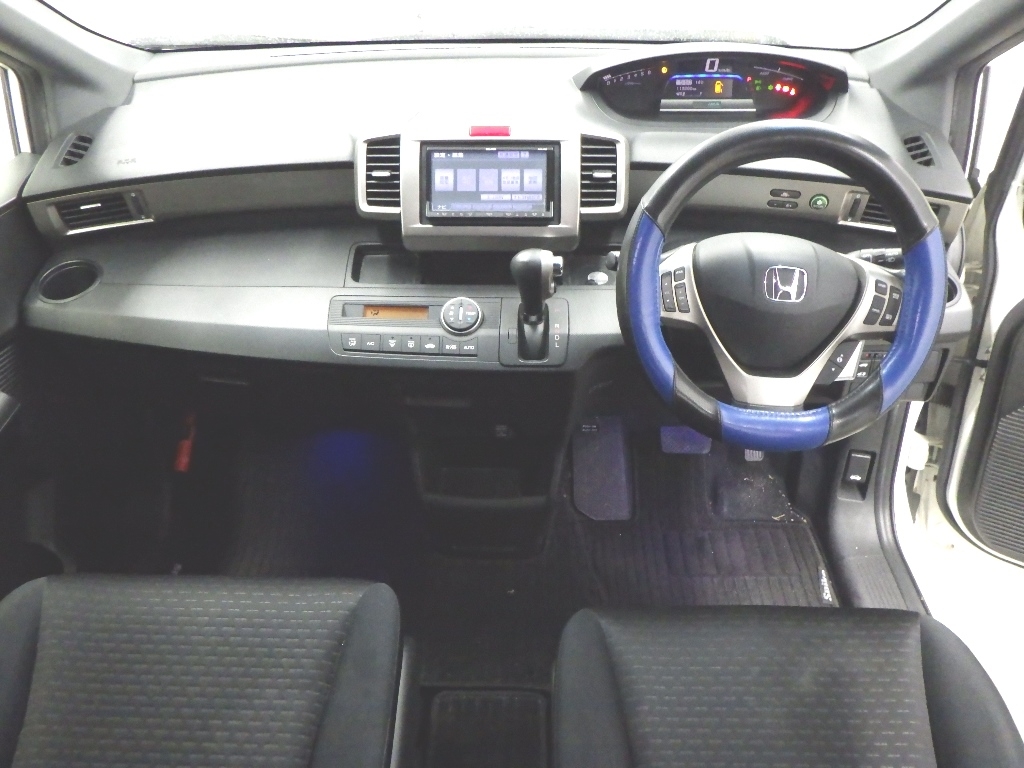 HONDA FREED SPIKE