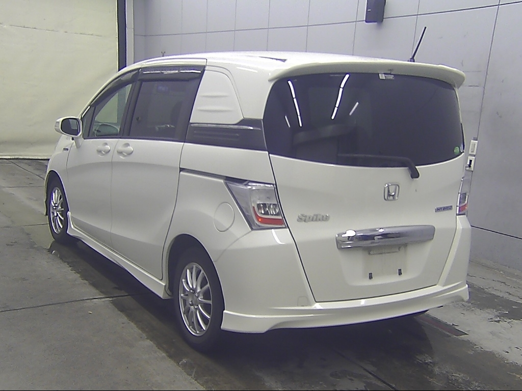 HONDA FREED SPIKE