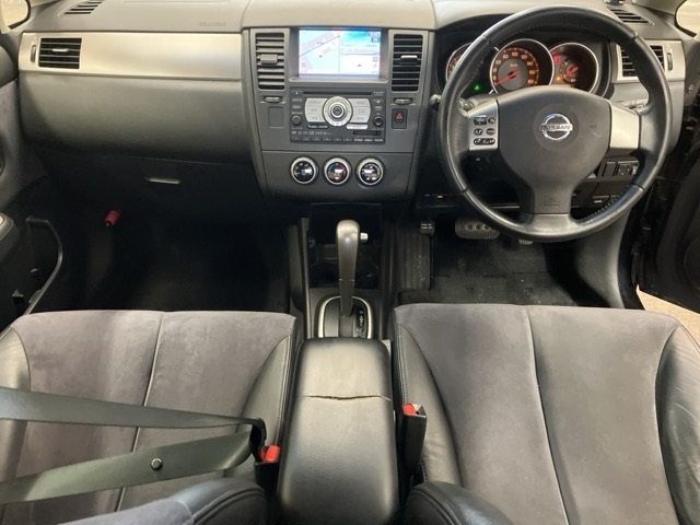 NISSAN TIIDA