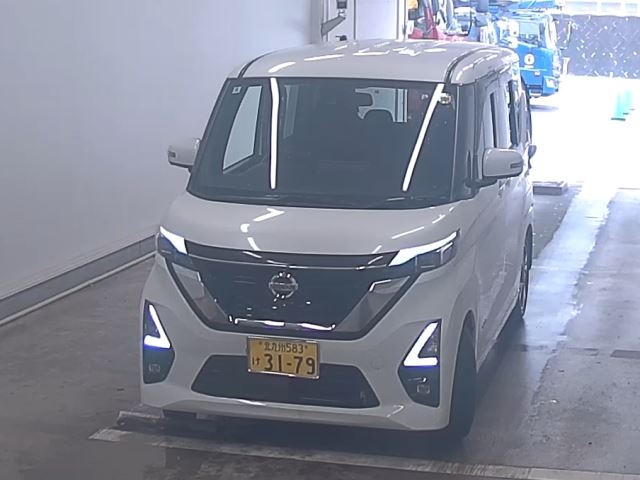 NISSAN ROOX
