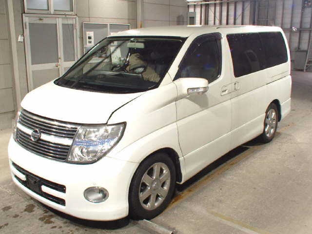 NISSAN ELGRAND