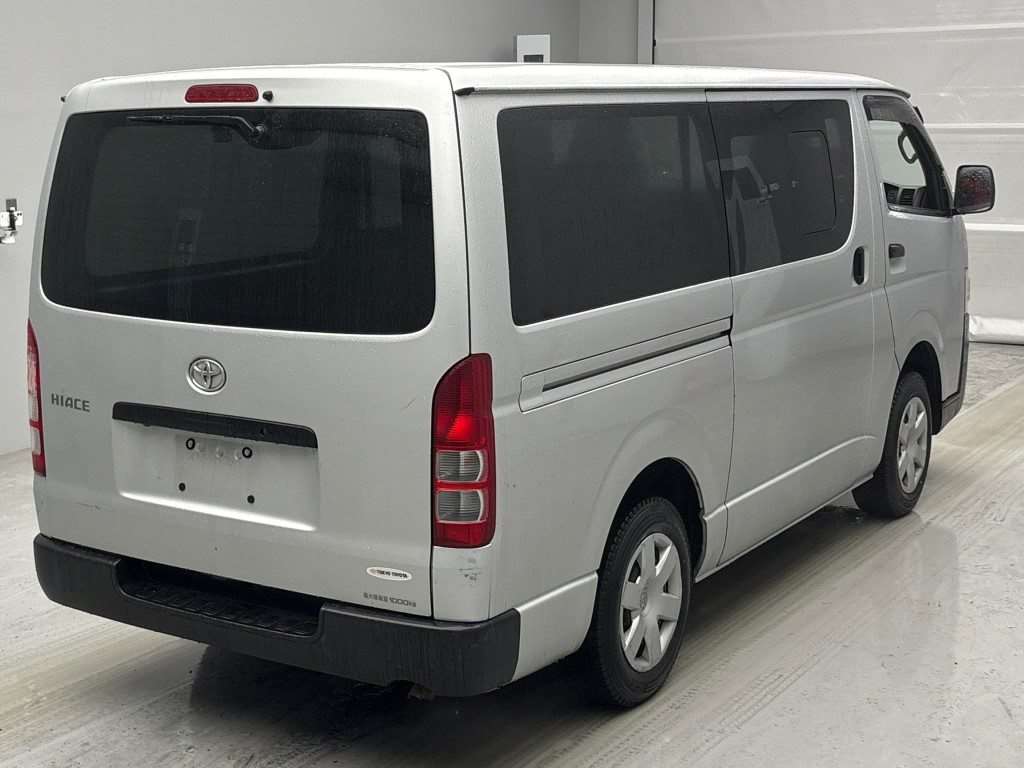 TOYOTA REGIUS ACE