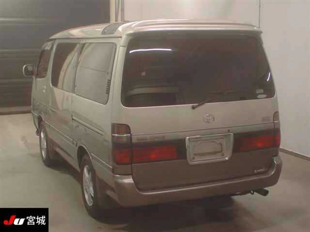TOYOTA HIACE