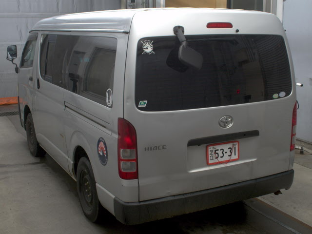 TOYOTA HIACE