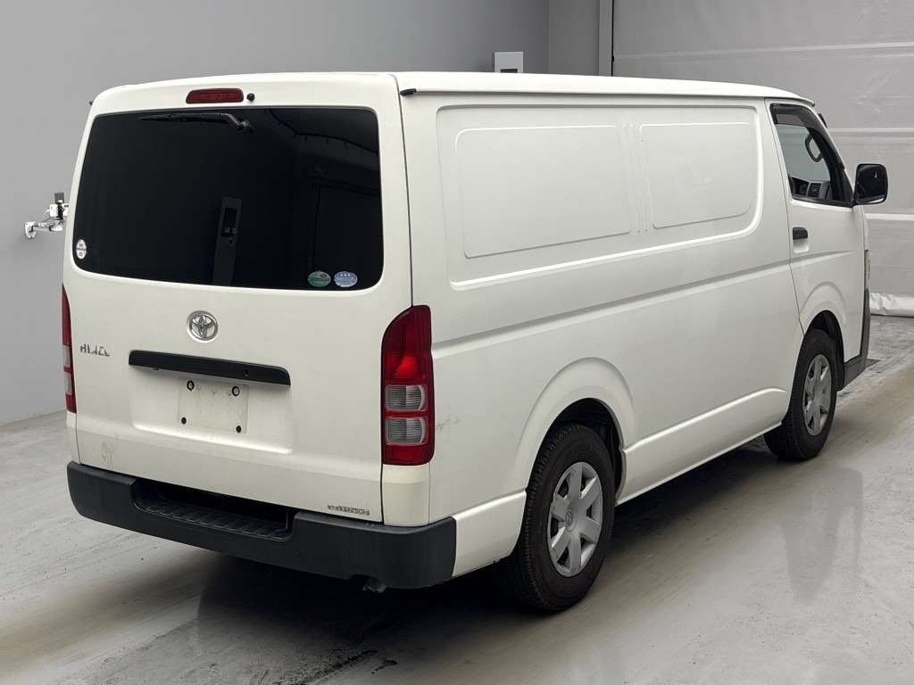 TOYOTA REGIUS ACE