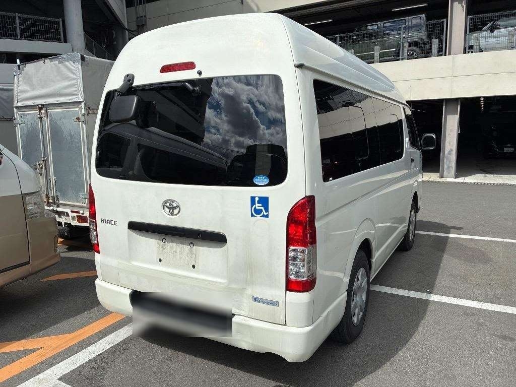 TOYOTA REGIUS ACE