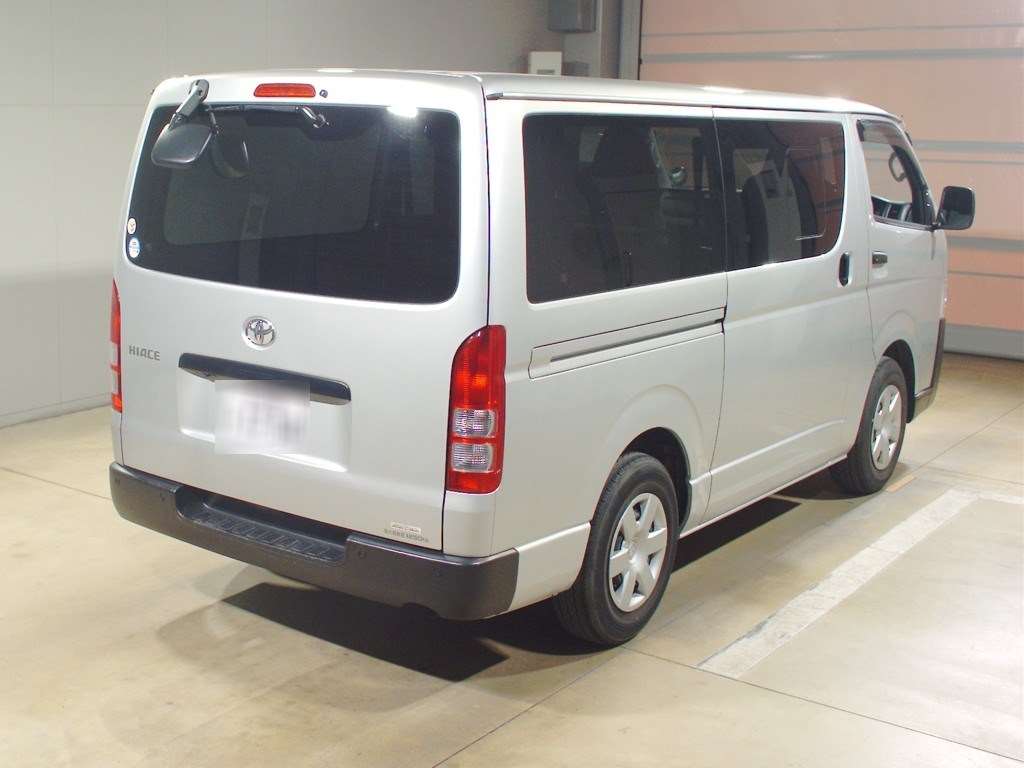 TOYOTA REGIUS ACE