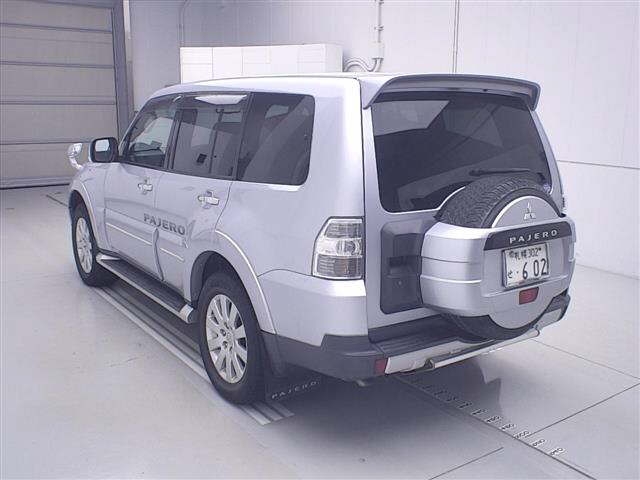 MITSUBISHI PAJERO