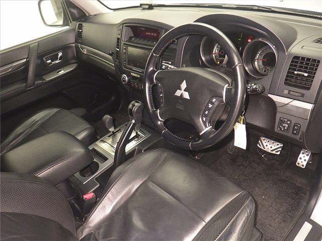 MITSUBISHI PAJERO