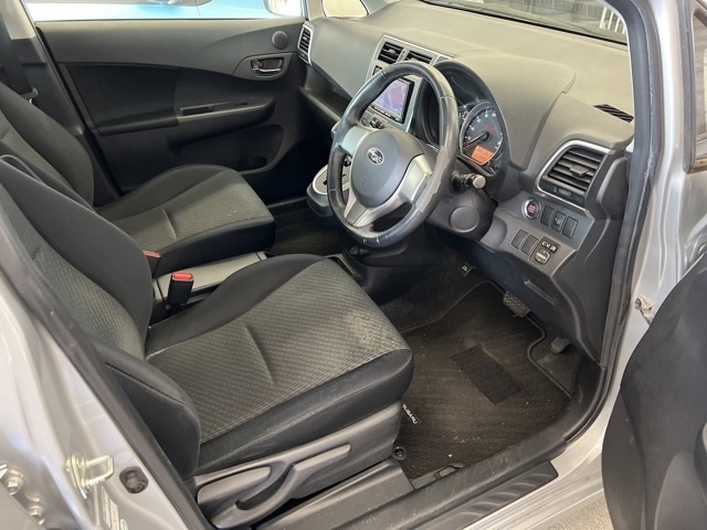SUBARU TREZIA
