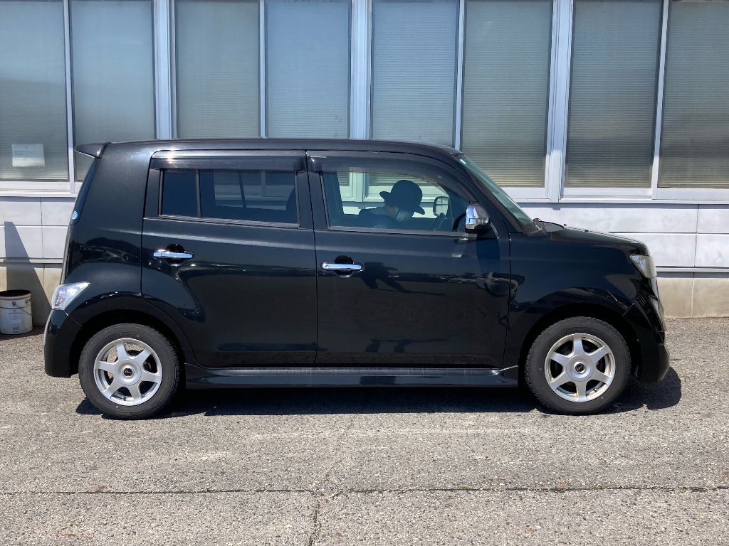 TOYOTA BB