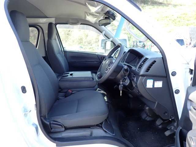 TOYOTA REGIUS ACE