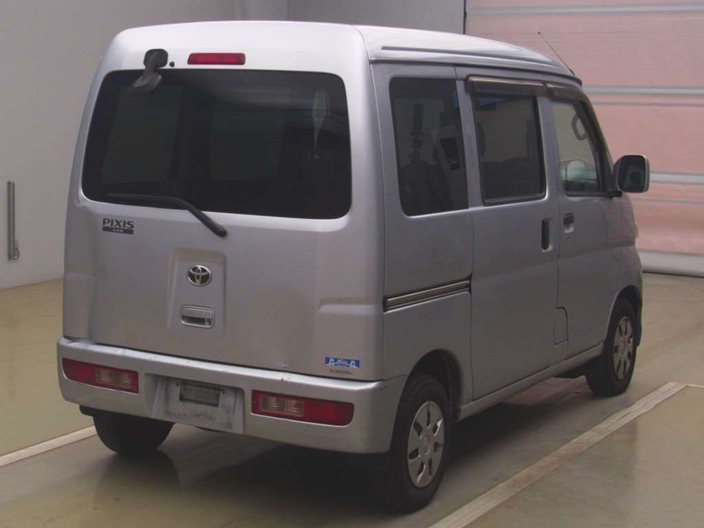 TOYOTA PIXIS VAN