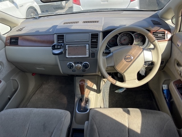 NISSAN TIIDA LATIO