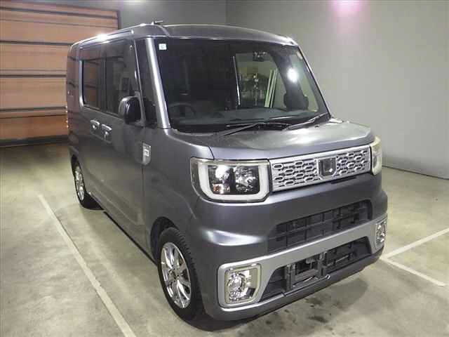 DAIHATSU WAKE