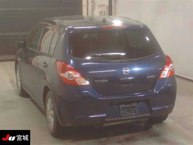 NISSAN TIIDA