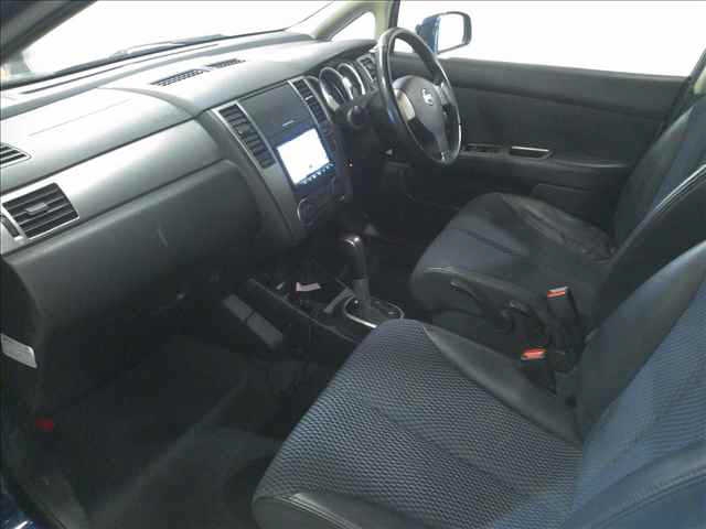 NISSAN TIIDA
