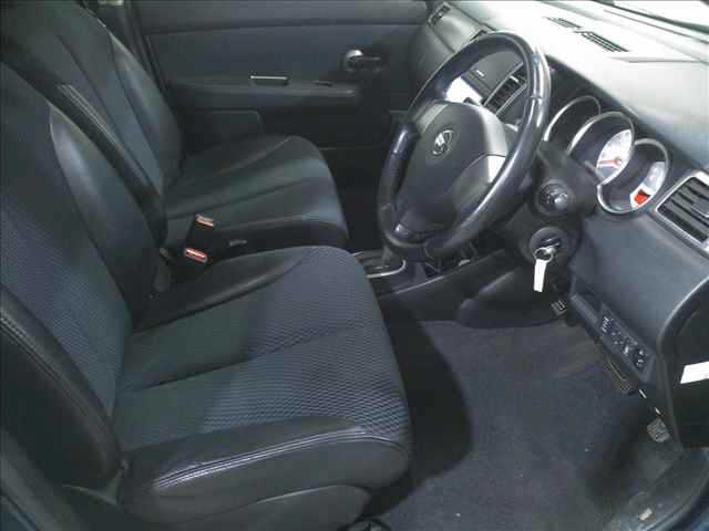 NISSAN TIIDA