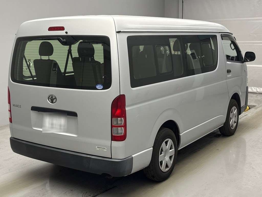 TOYOTA HIACE
