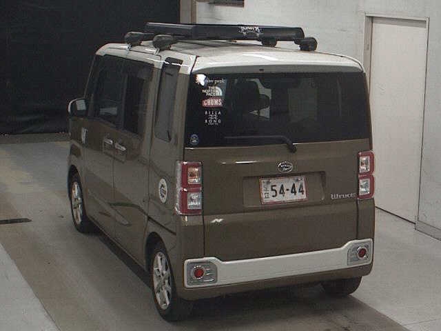 DAIHATSU WAKE