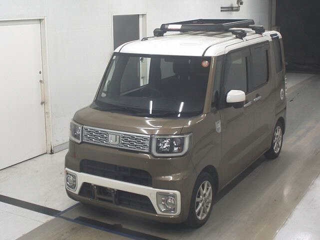 DAIHATSU WAKE