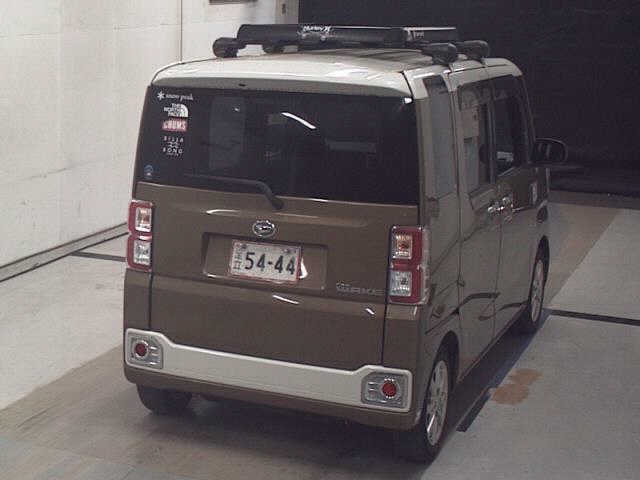 DAIHATSU WAKE