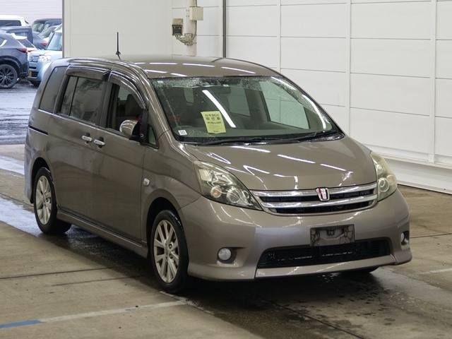 TOYOTA ISIS