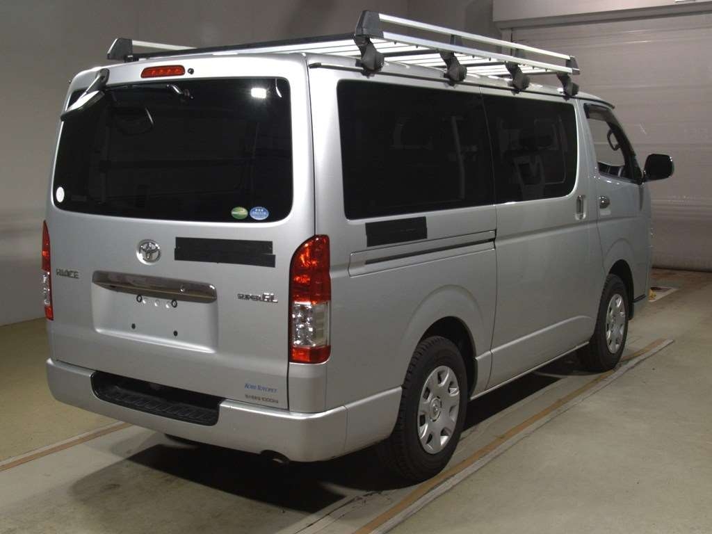 TOYOTA REGIUS ACE