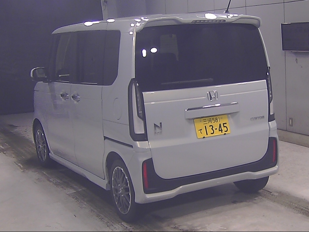 HONDA N-BOX