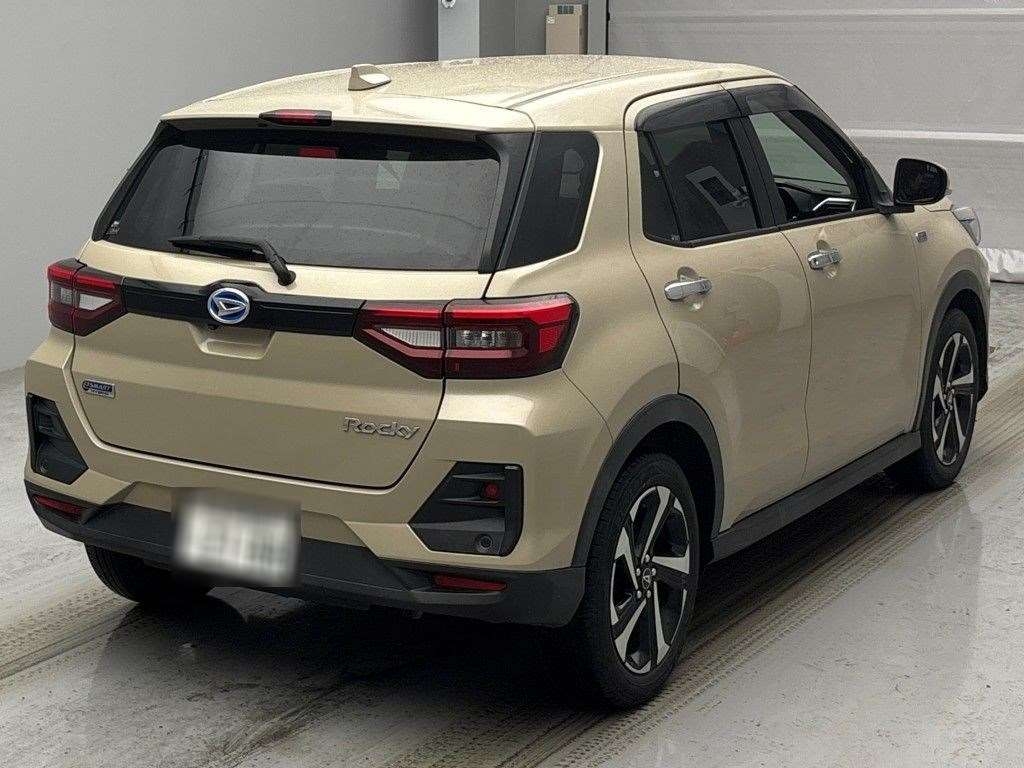 DAIHATSU ROCKY