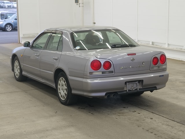NISSAN SKYLINE