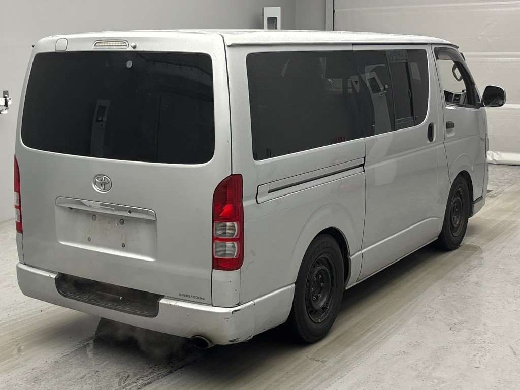 TOYOTA REGIUS ACE