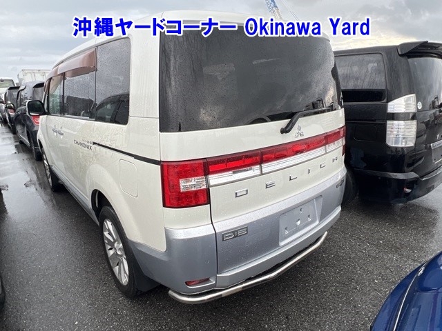 MITSUBISHI DELICA D:5