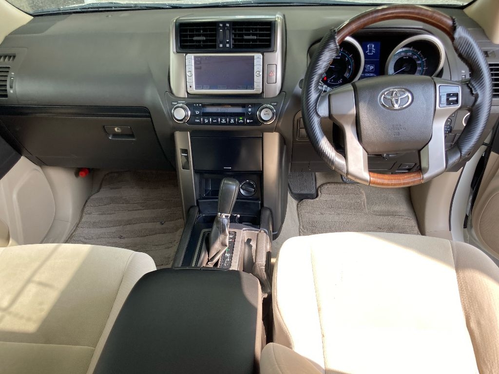 TOYOTA LAND CRUISER PRADO