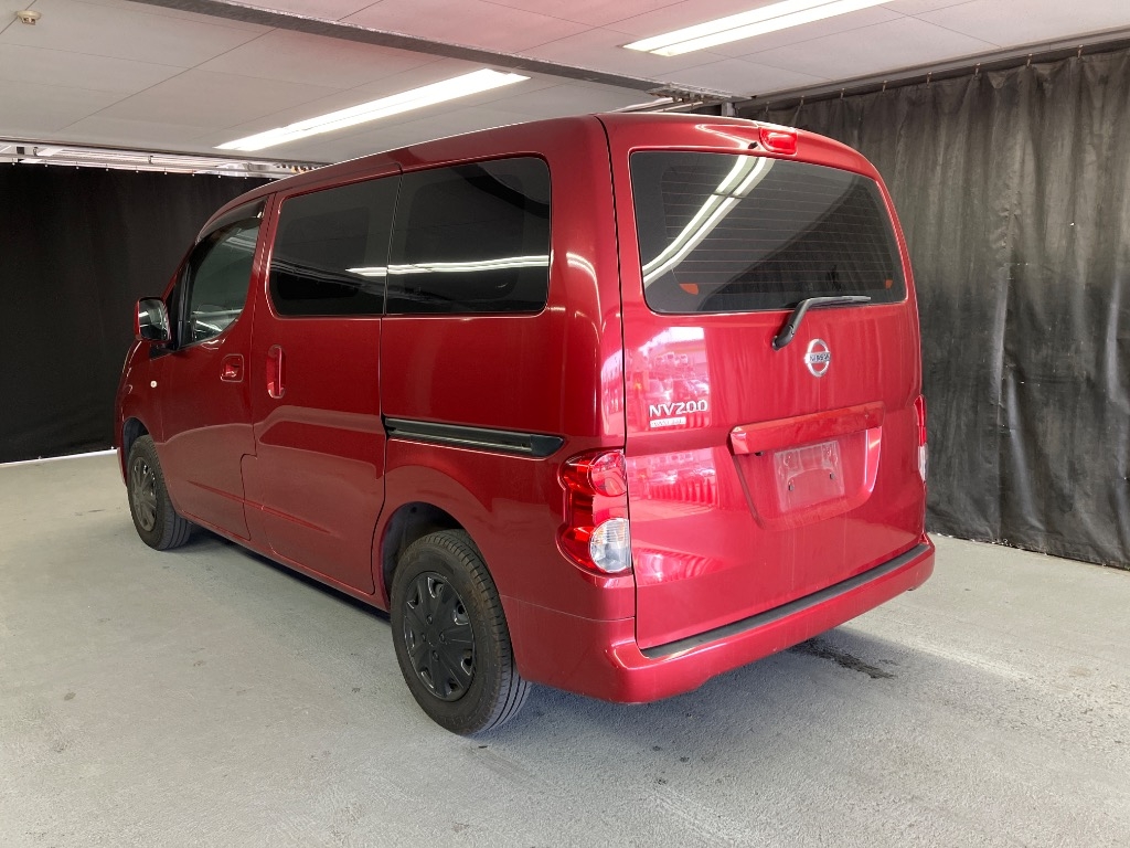 NISSAN NV200