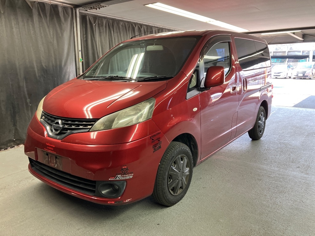 NISSAN NV200