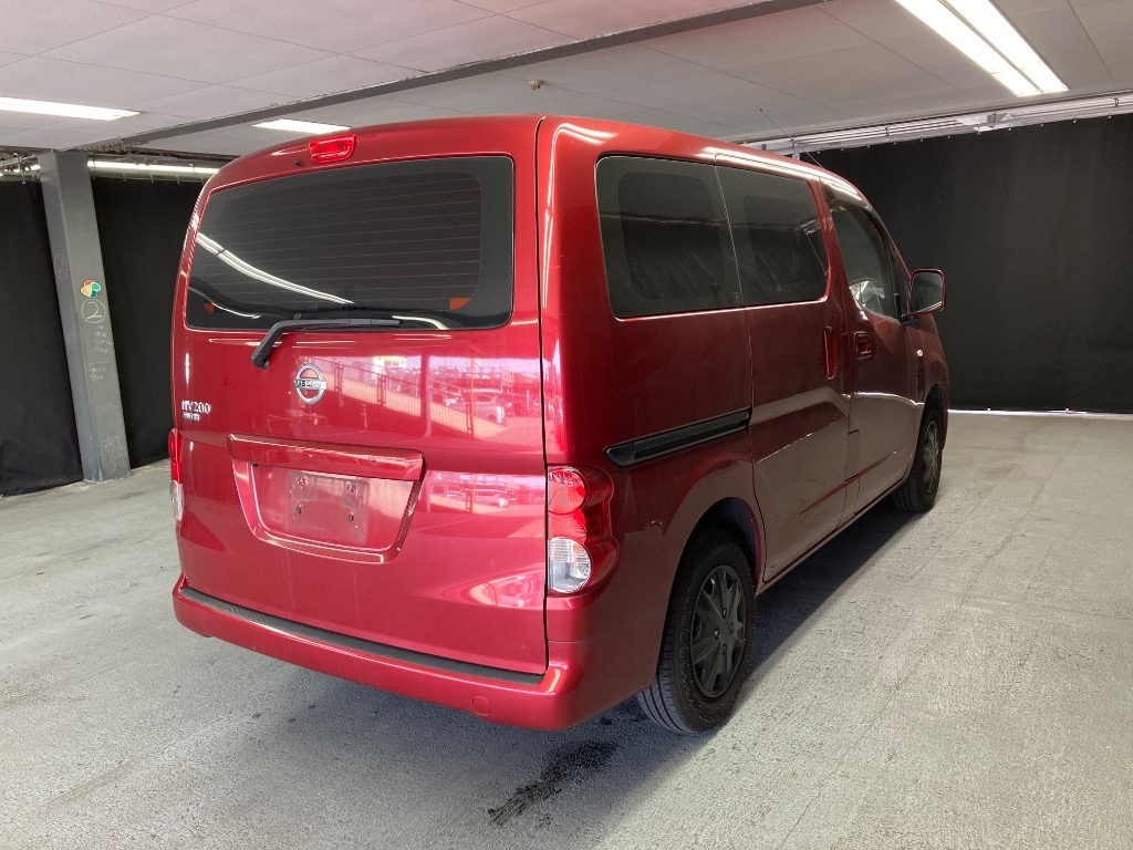 NISSAN NV200