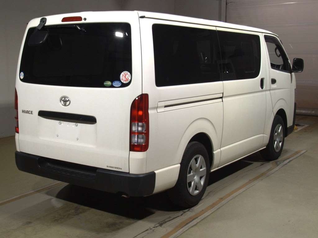 TOYOTA REGIUS ACE