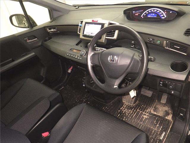 HONDA FREED SPIKE