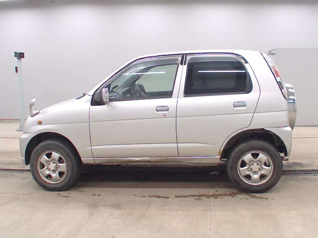 DAIHATSU TERIOS KID